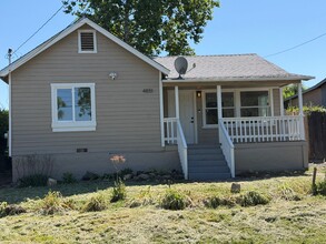 Building Photo - 4851 Virginia Ave