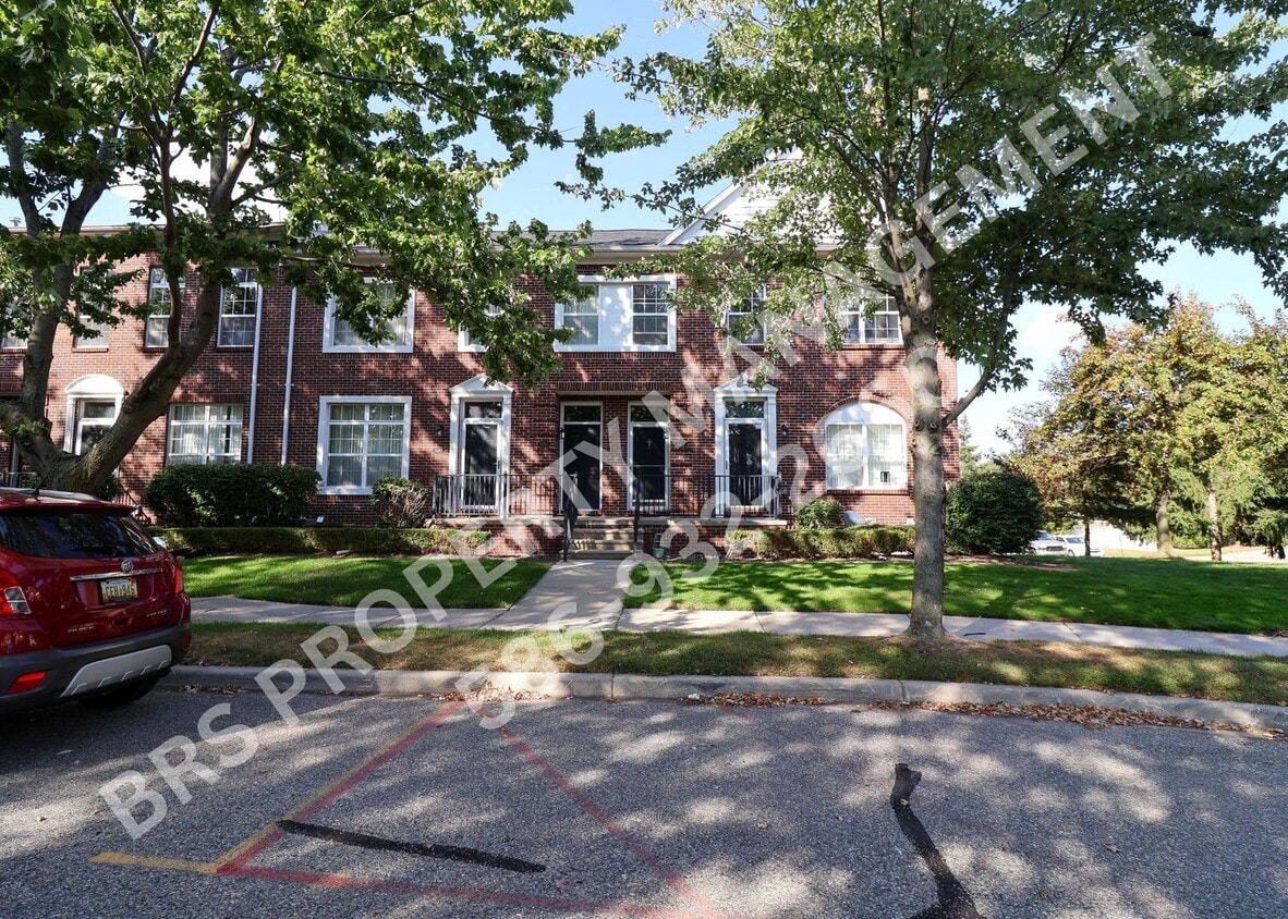 Primary Photo - 2 Bedroom 2 Bathroom Townhouse