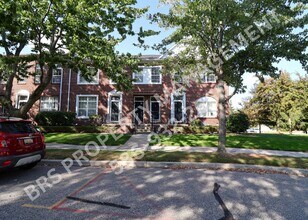 Building Photo - 14495 Vauxhall Dr