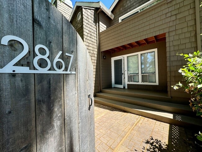 Building Photo - TENTATIVELY RENTED Two Bedroom Napa Condo ...