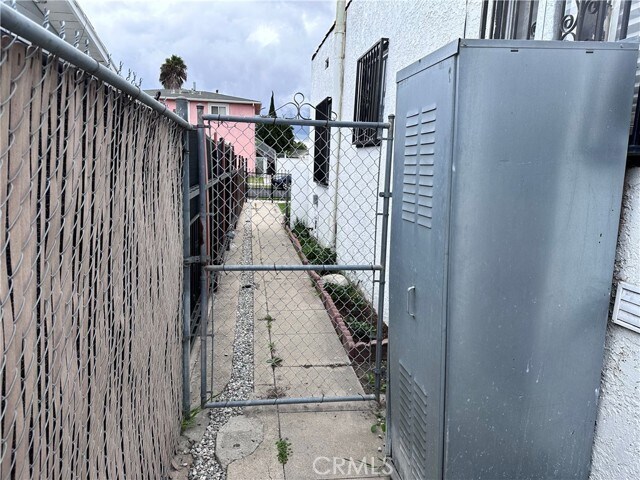 Building Photo - 6427 7th Ave