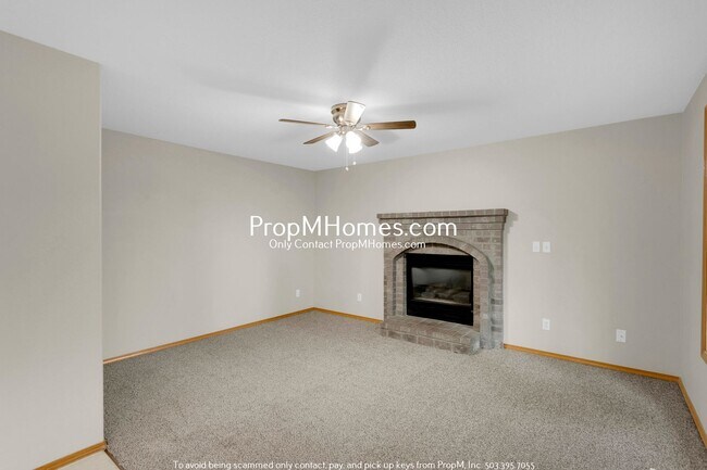 Foto del edificio - Beautiful Two-Story Home Nestled in a Tranquil Tualatin Neighborhood