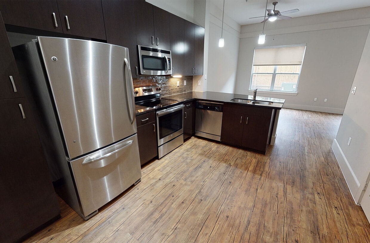 Photo - District at Greenbriar Apartments