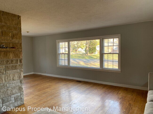 Foto del edificio - 4 br, 2 bath House - 700 Dover PL