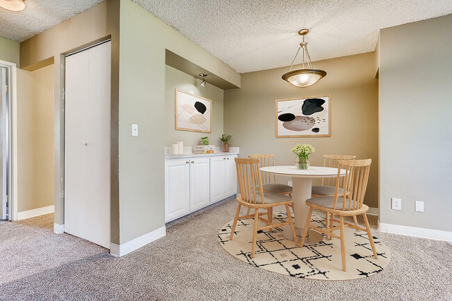 Dining Area - Canterra at Fitzsimons