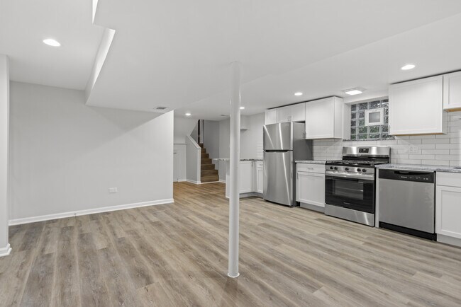 Foto del edificio - 236 Callan Ave