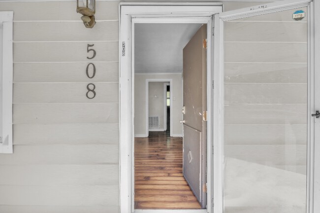 Foto del edificio - 508 Evergreen St