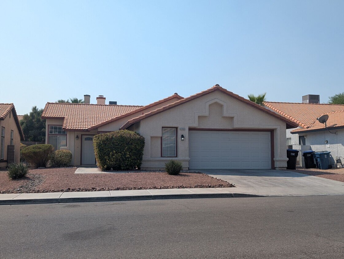 Primary Photo - 1-STORY, 3- BEDROOM HOME AVAILABLE FOR REN...