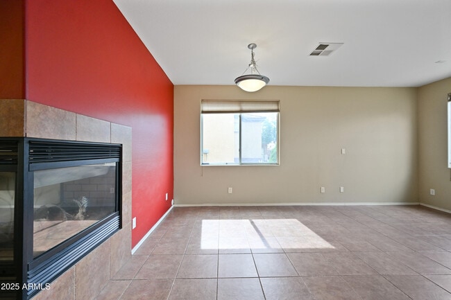 Building Photo - 3963 E Pollack St