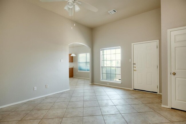 Building Photo - 2826 Southampton Way