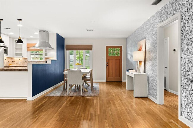 Foto del edificio - 5212 Valley Oak Dr