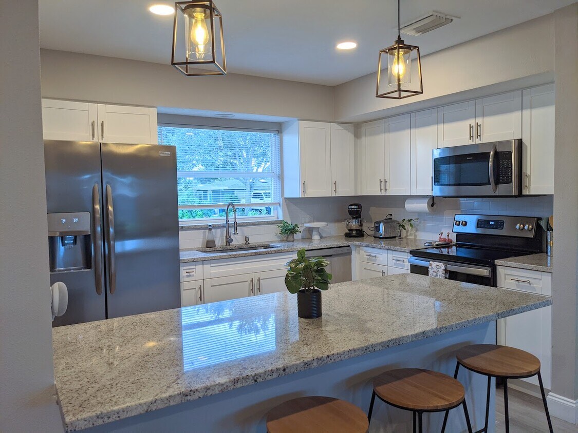 Foto principal - 200 S Maywood Ave