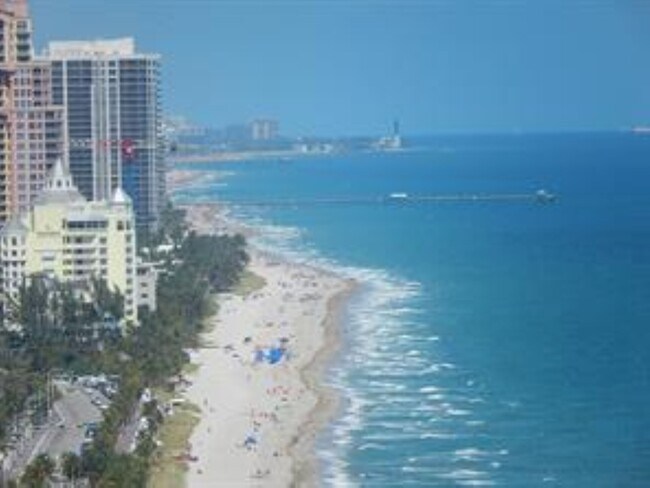Foto del edificio - 6200 NE 22nd Way