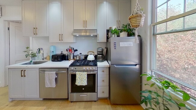 Building Photo - 135 Earl Pl