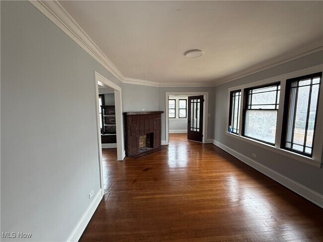 Foto del edificio - 3540 E 154th St