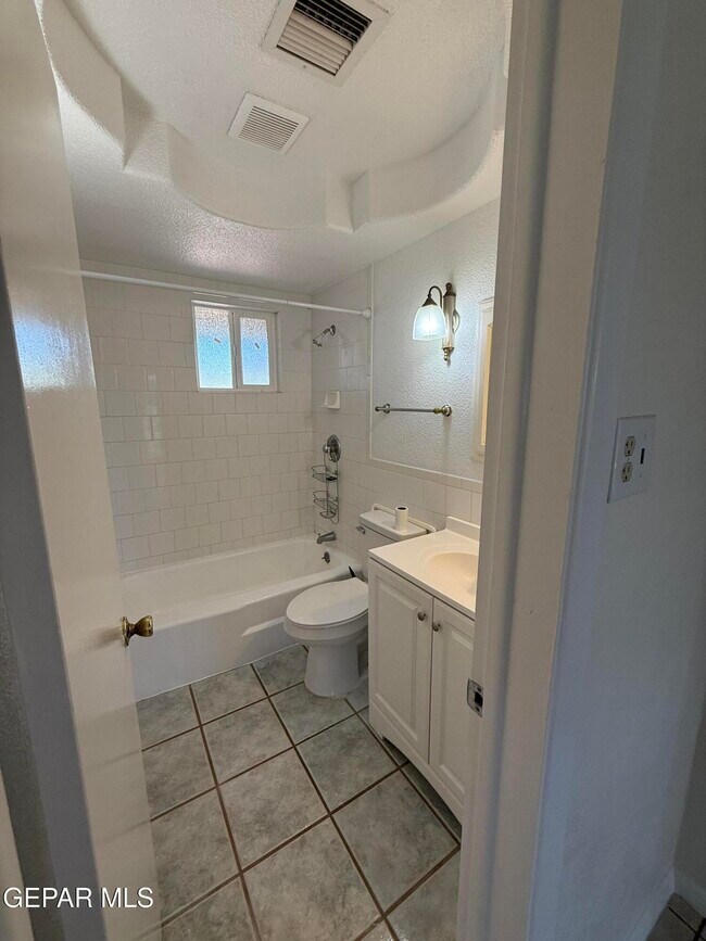 Foto del edificio - 2703 McKinley Ave