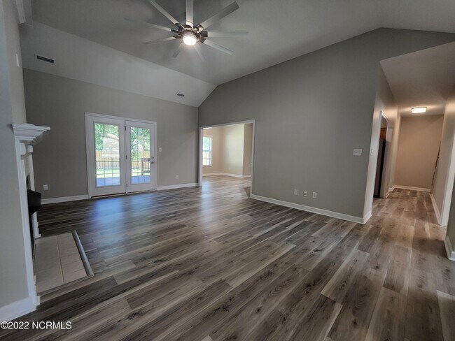 Building Photo - 802 Welton Cir