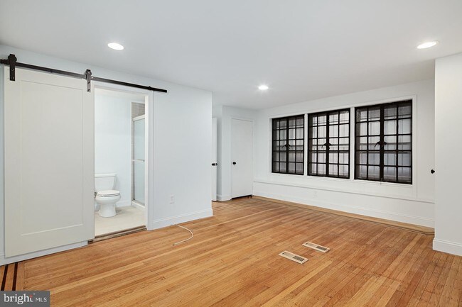 Foto del edificio - 333 S 18th St
