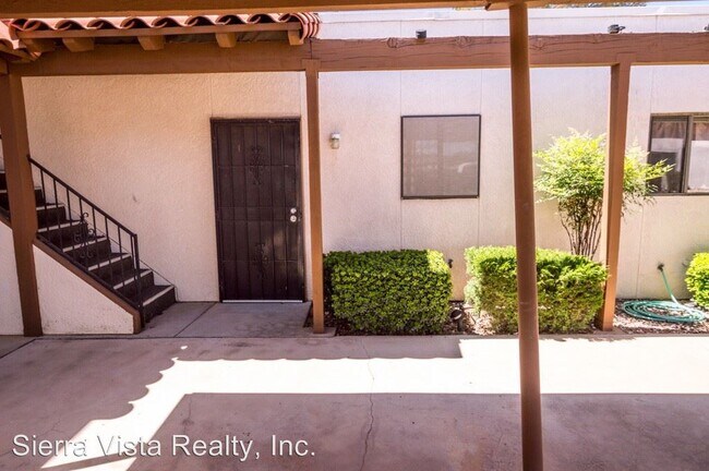 Building Photo - 4170 Plaza Oro Loma