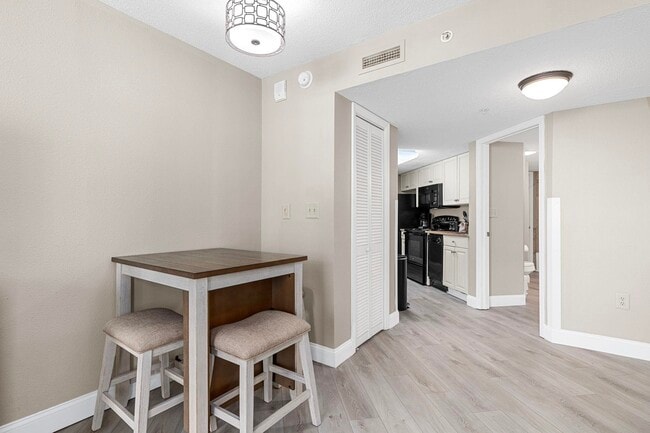 Building Photo - 5200 N Ocean Blvd