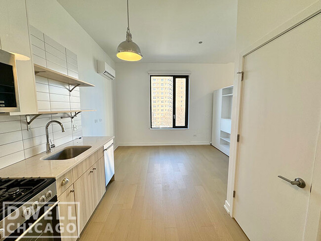 Foto del edificio - 5444 N Sheridan Rd