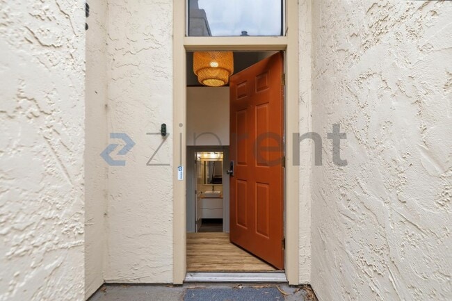 Building Photo - Unit