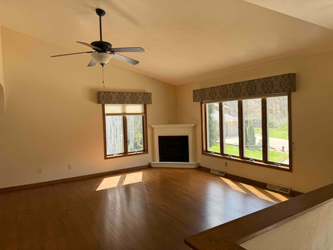 Building Photo - 1706 Ludden Dr