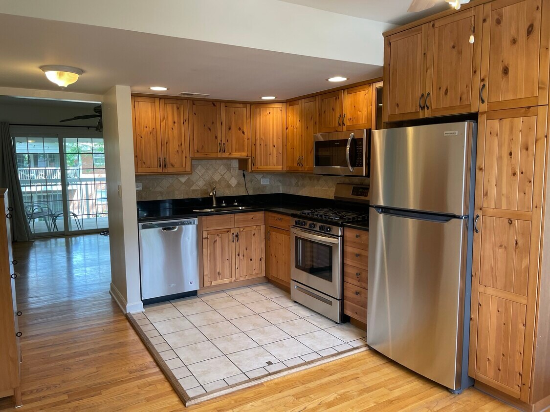 Foto principal - 167 E Palatine Rd