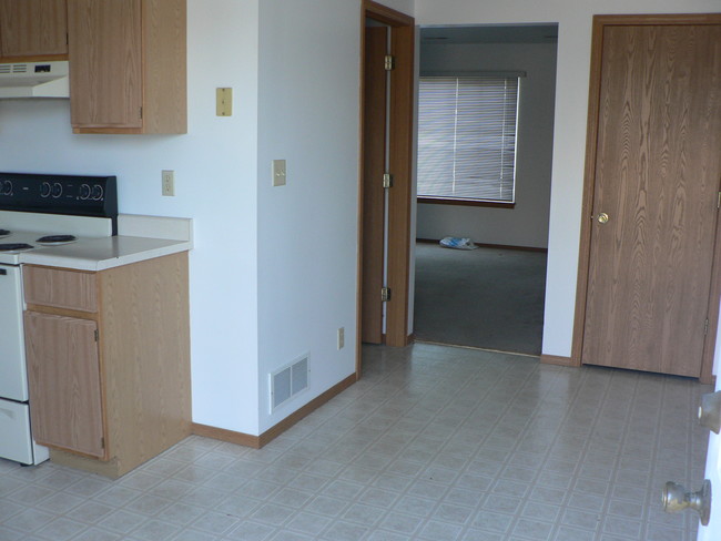 Building Photo - 100 Highview Ct