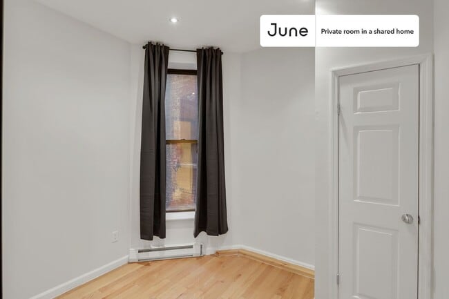 Building Photo - Room in Shared 4 bed/2 bath home