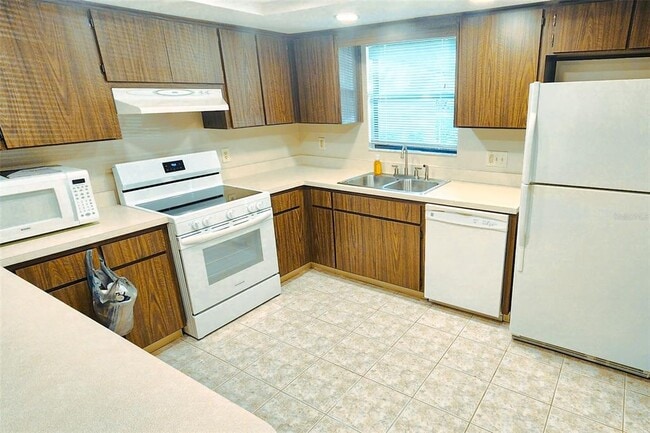 Building Photo - 1400 Tarpon Woods Blvd