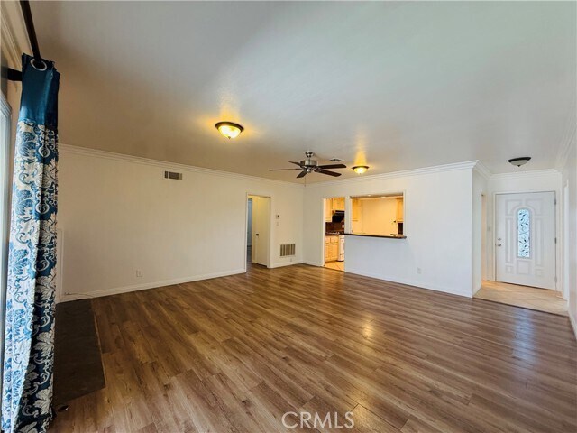 Foto del edificio - 1525 W Houston Ave