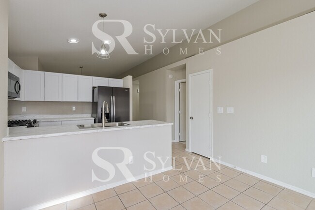 Building Photo - One-level living in this 3 BR, 2 BA home