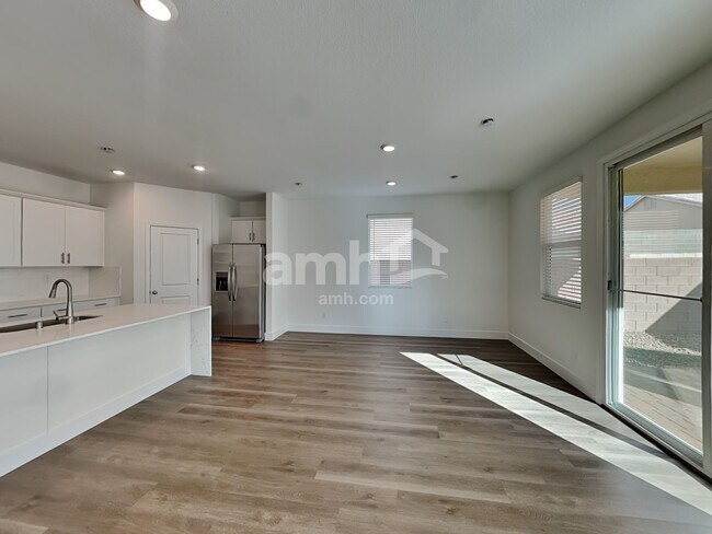 Foto del edificio - 8359 Flagpole Loop Ave