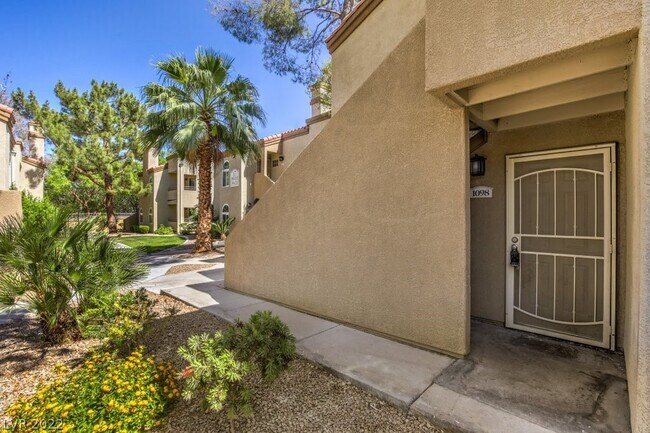 Building Photo - 3145 E Flamingo Rd