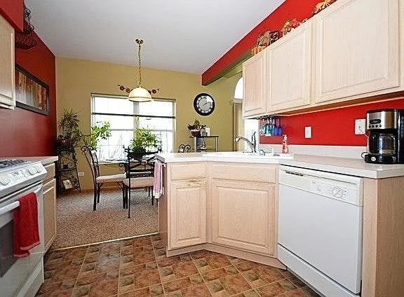 Foto del edificio - 2506 Oak Tree Ln