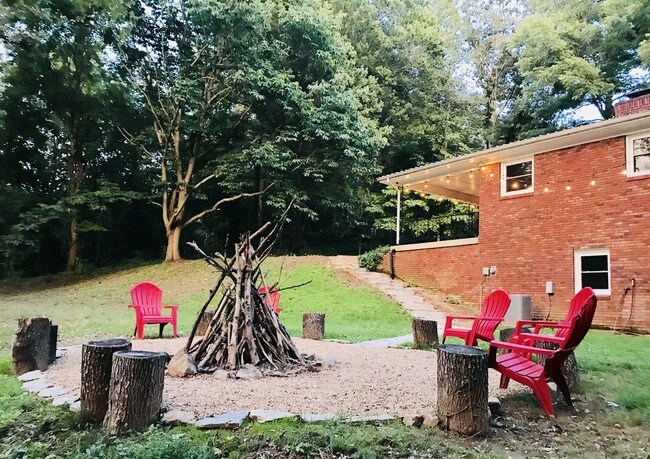 Building Photo - 17 Hummingbird Ln
