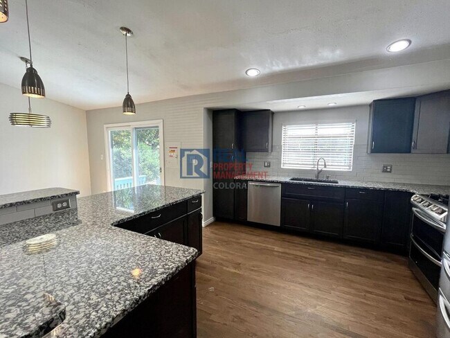 Foto del edificio - 4085 Host Ln