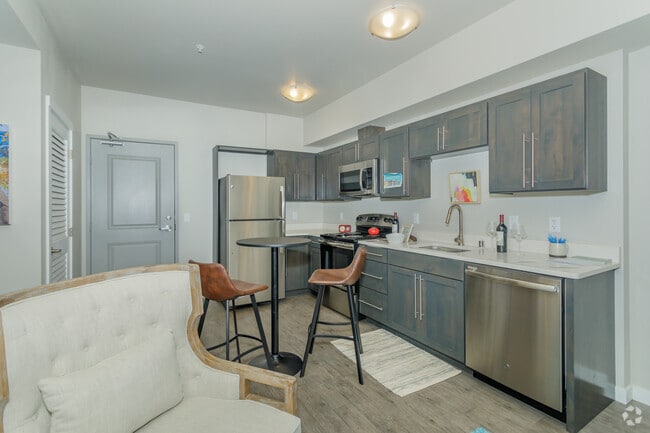 1BR, 1BA - 535 SF - Coburn Crossing