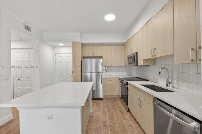 Foto del edificio - 10170 SW 7th St
