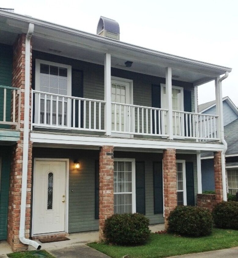 Primary Photo - W/S/T included! Dbl garage! 2BR/2.5BA with...