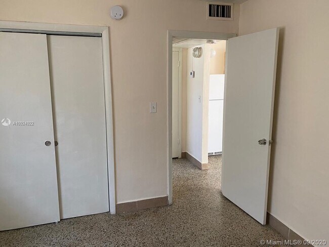 Foto del edificio - 1221 SW 4th St