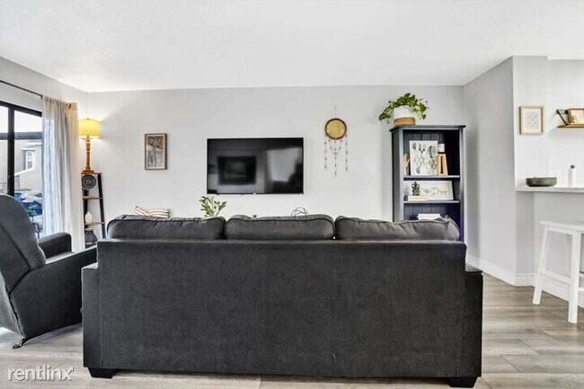 Foto del edificio - 3 br, 3 bath House - 8033 NW 71st Ct