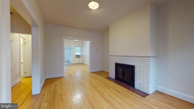Building Photo - 232 2nd St SE