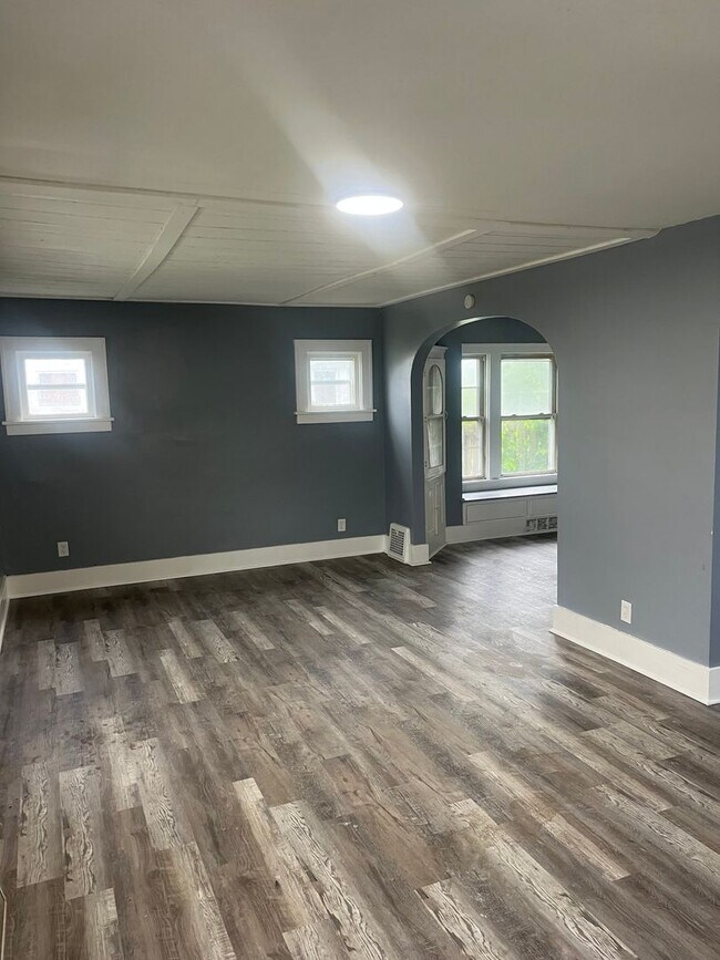 Foto del edificio - Section 8 Accepted, Charming 4BR 1 BA Home...