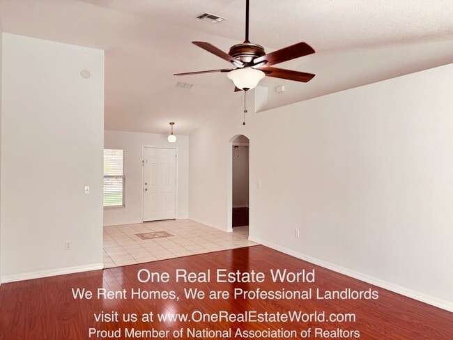 Building Photo - 802 Wyoming Ave