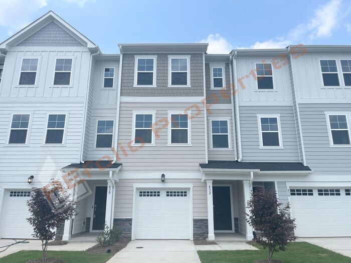 Foto principal - Brand-New 3BR/3.5BA Townhome w/ 1 Car Gara...
