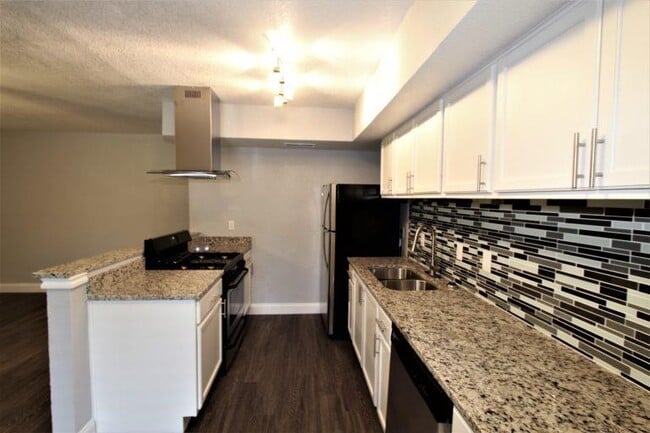 Foto del edificio - 6509 Berkman Dr