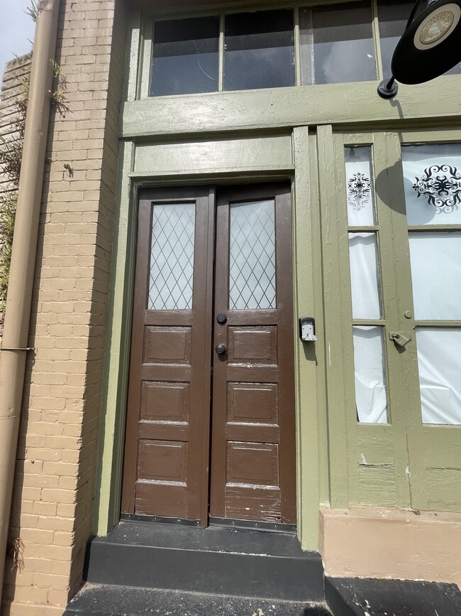 Building Photo - 107 S Lee St