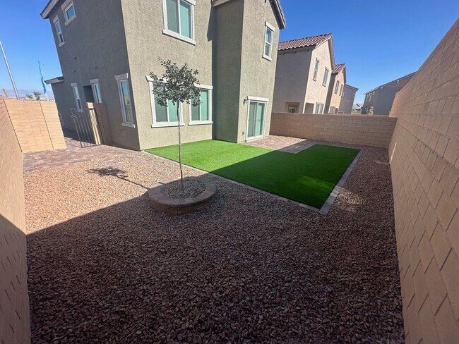 Foto del edificio - Beautiful New 4 Bedroom , 3 Bath Cadence  ...